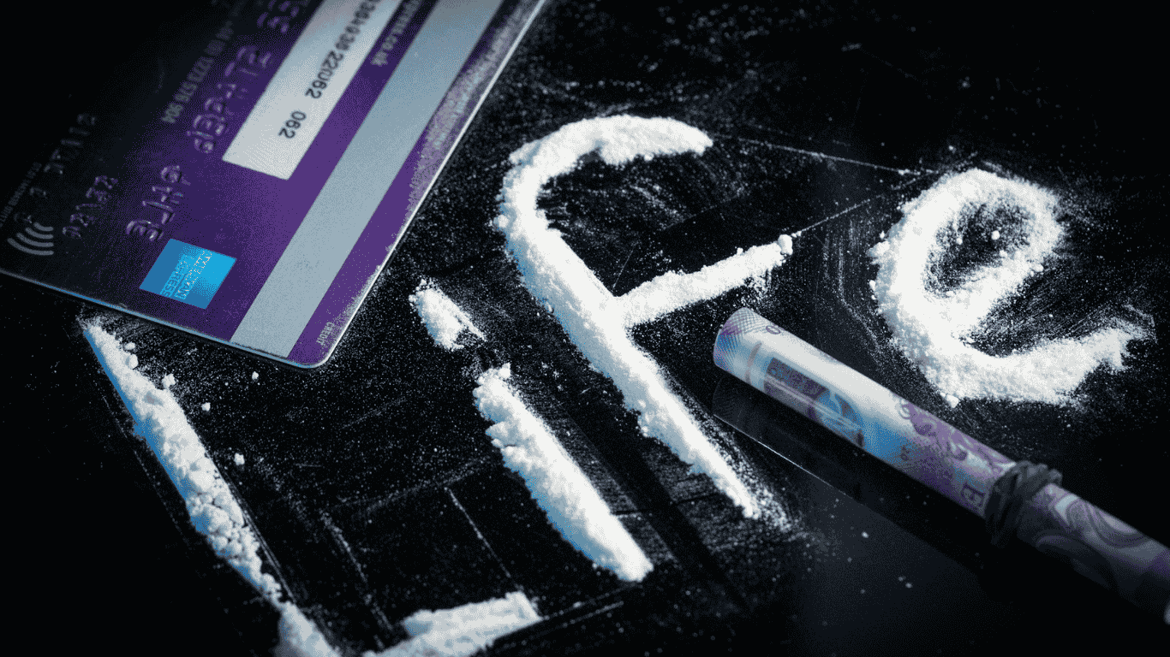 cocaine-credit card-money