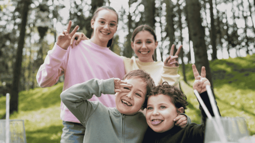 Kids taking photo 