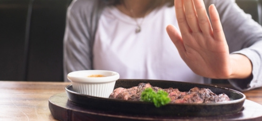 女士拒絕吃牛肉