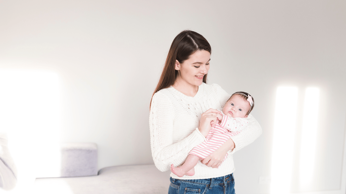 新手媽媽照顧嬰兒