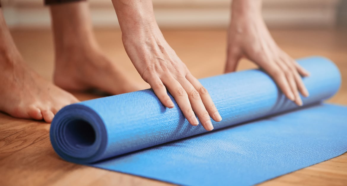運動前預備好瑜伽墊