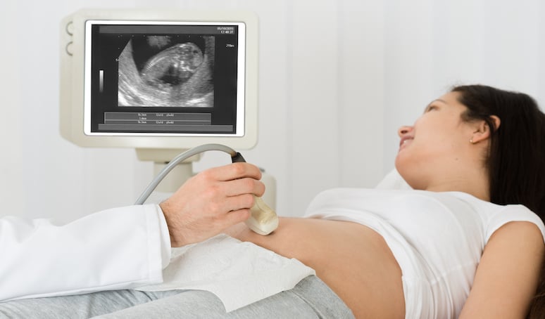 pregnant lady ultrasound check