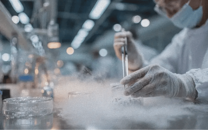 img-egg-freezing-test-tube