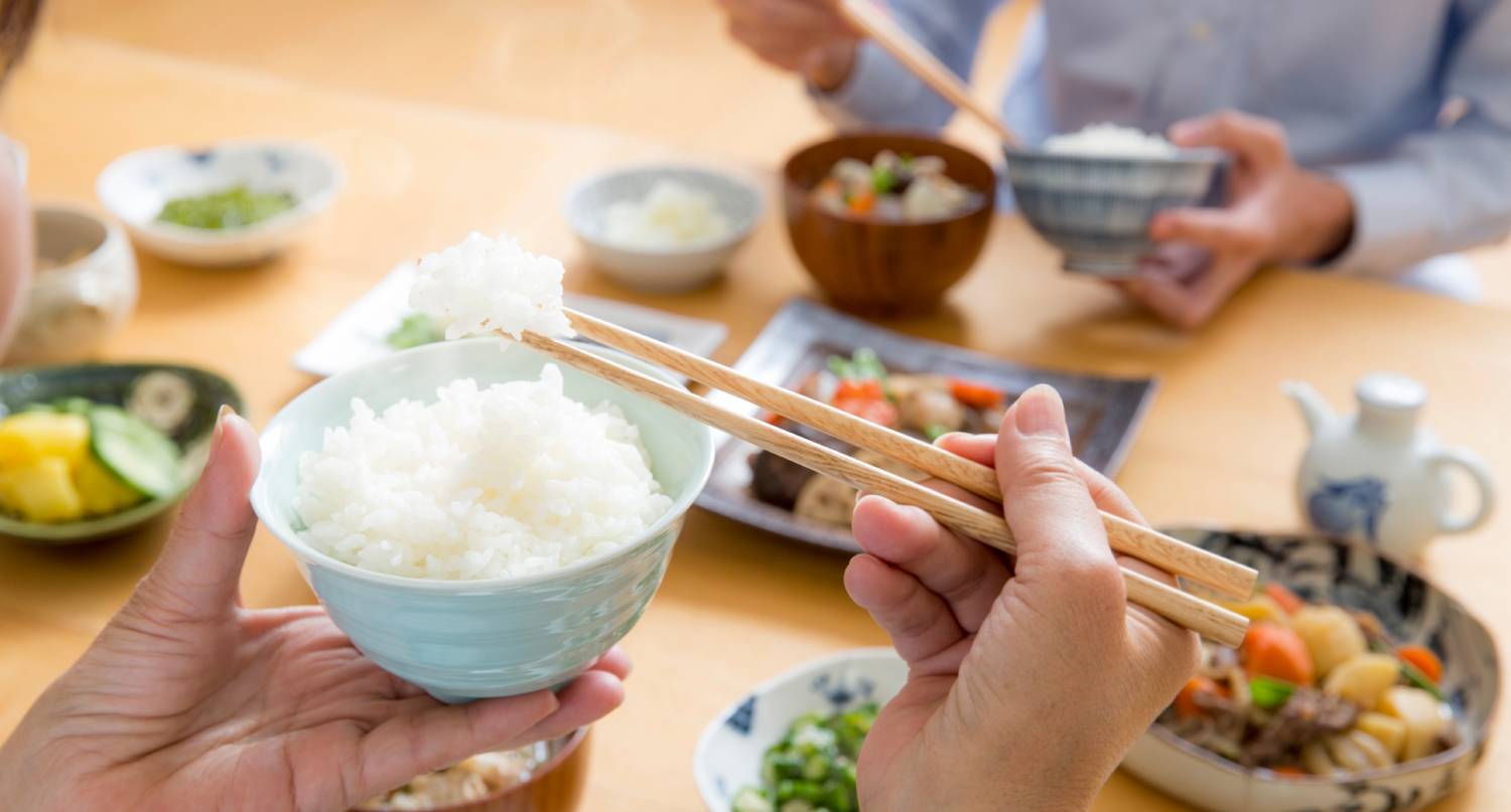 晚餐以白飯為主食的日本料理