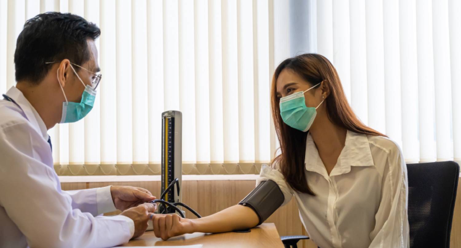 適婚女子進行婚前檢查