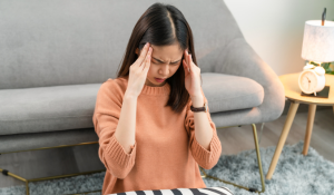 girl having migraine
