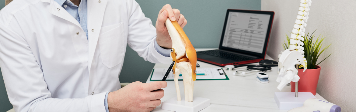 doctor explaining ligaments