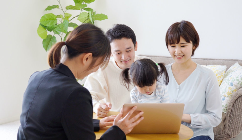 family communication with child and therapist