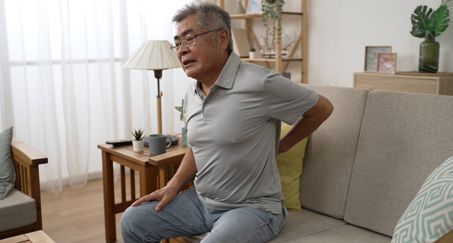 老伯伯出現腰痛