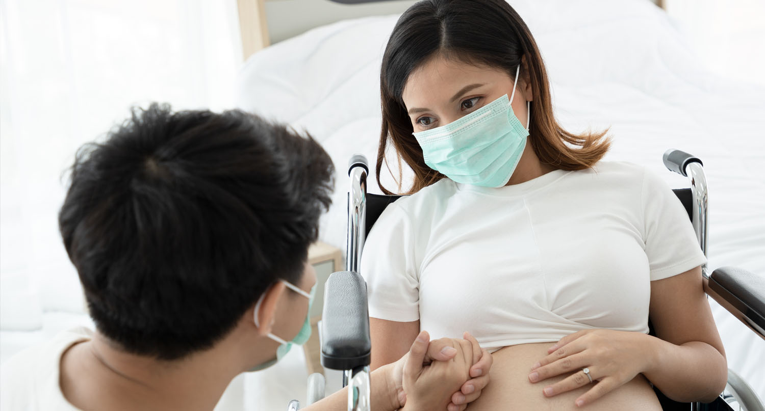 疫情期間的孕婦和丈夫