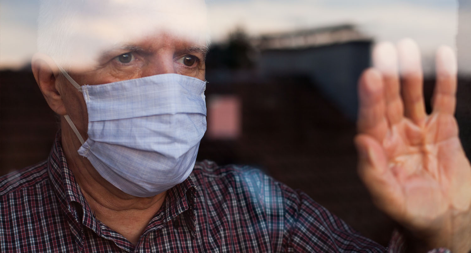 接受隔離檢疫的老男人