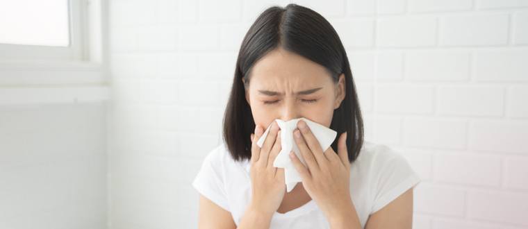 患有鼻敏感的女性