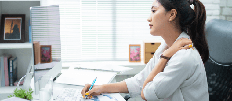 在家工作時頸痛及背痛