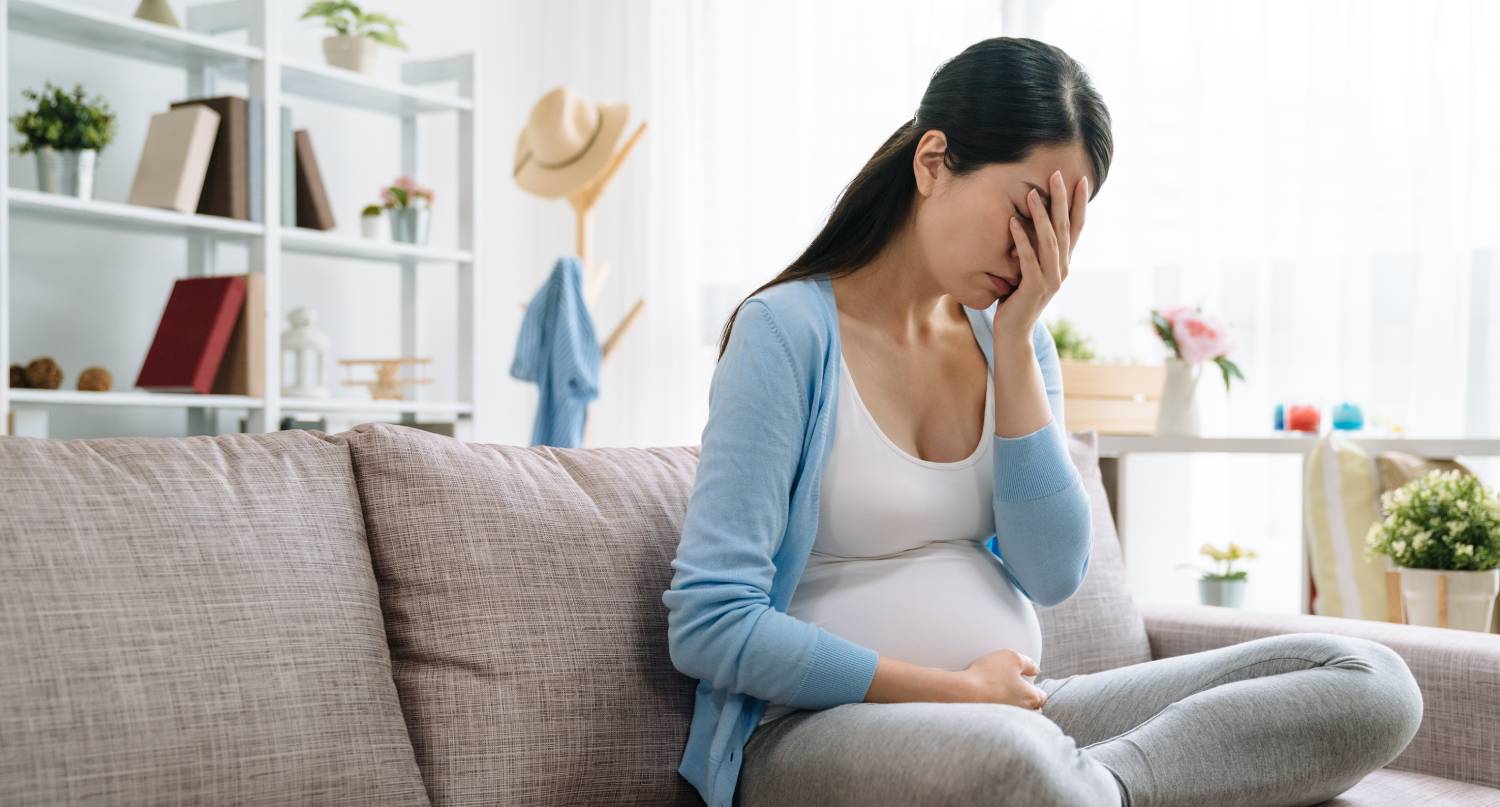 孕婦在家中感到不適